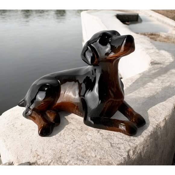 Black Brown Labrador Dog Waiting Laying Down Ceramic Figurine Decor Vintage - Picture 1 of 9